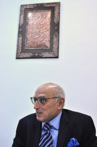 Al-Azharin klinikan johtaja, professori Gamal Serour on auttanut Lähi-idän enismmäisen koeputkilapsen maailmaan.  