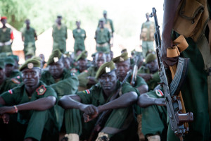 Etelä-Sudan käytti sotilasmenoihinsa miljardi Yhdysvaltain dollaria vuonna ￼2014, kertoo Tukholman rauhantutkimus￼laitos SIPRI. Maan sotilasmenot ovat ￼￼￼Itä-Afrikan suurimmat. ￼